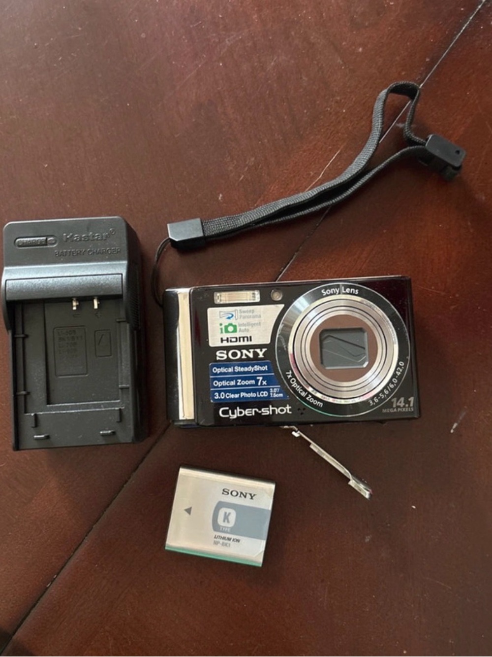 Sony Cyber-shot DSC W370 Digital Camera in Black - 14.1MP, 7x Optical Zoom